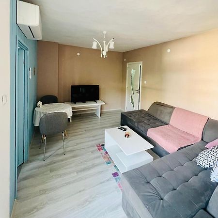 Midtown Apartment Kŭrdzhali Eksteriør bilde