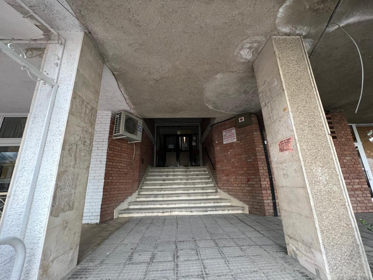 Midtown Apartment Kŭrdzhali Eksteriør bilde