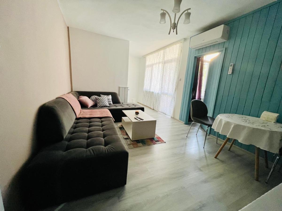 Midtown Apartment Kŭrdzhali Eksteriør bilde