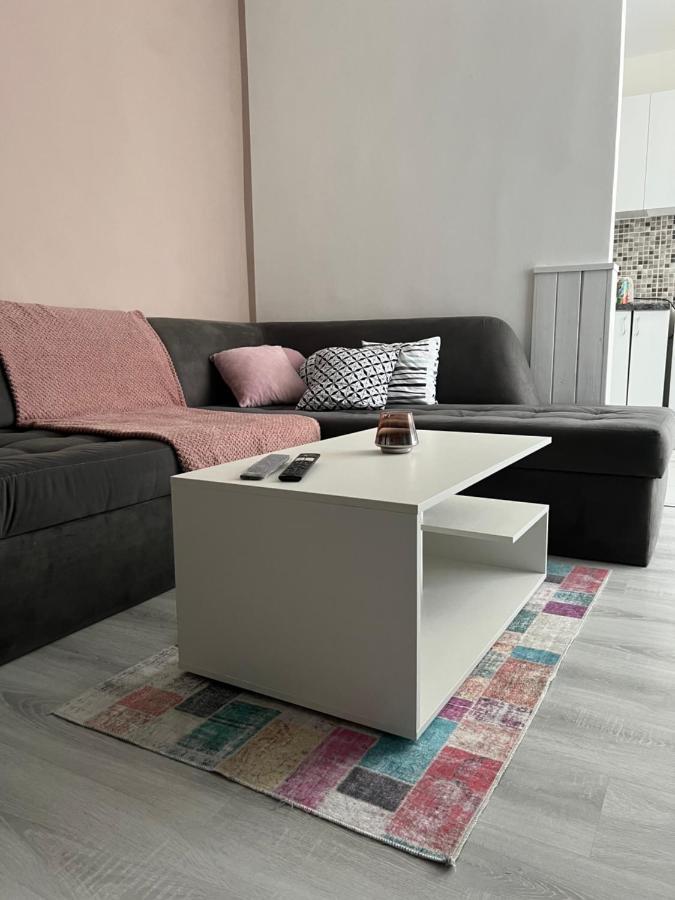 Midtown Apartment Kŭrdzhali Eksteriør bilde